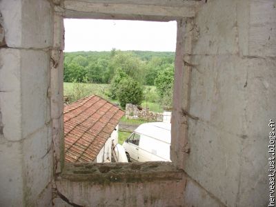 De la fenêtre de l'ancienne ferme, des forets a perte de vue...